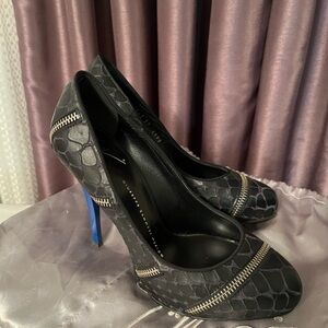 Giuseppe Zanotti Black and Blue Textured Heels